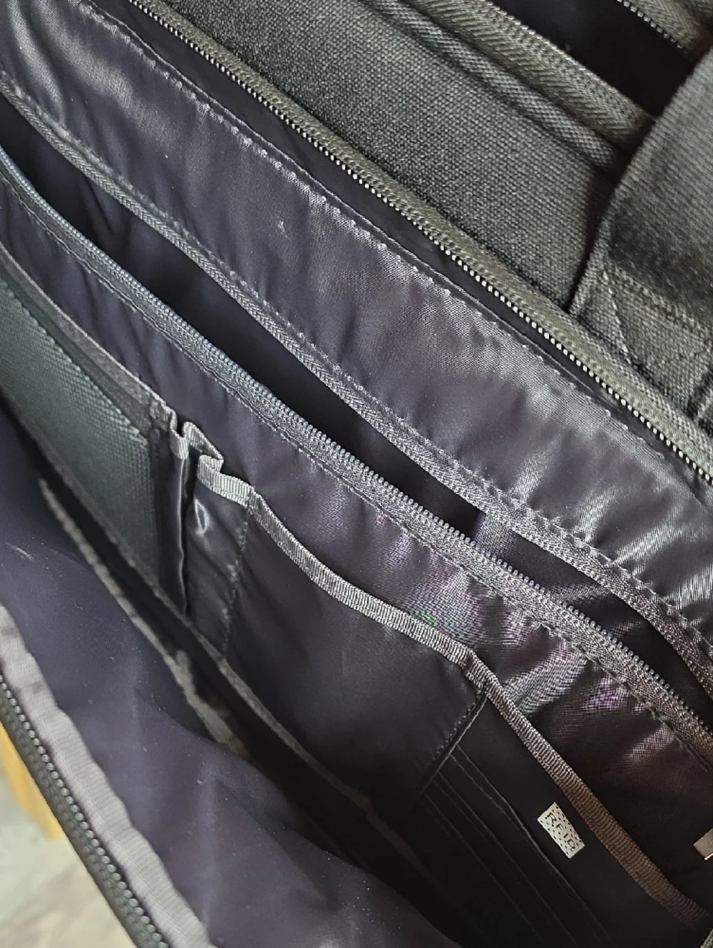 Black Men’s Rolling Laptop Bag
